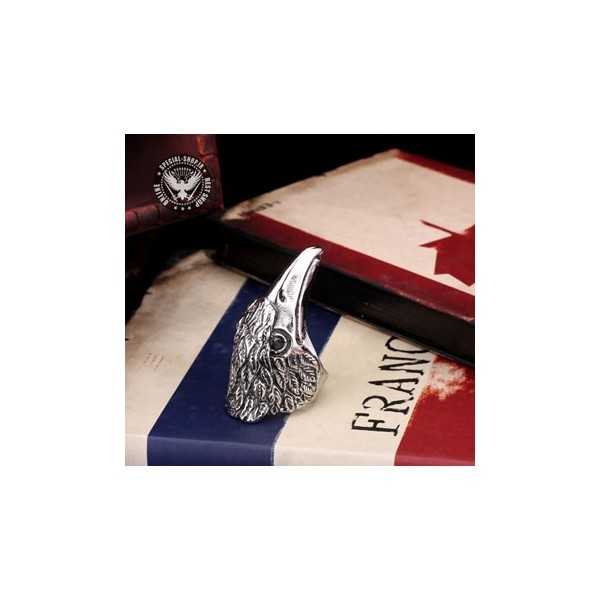 انگشتر بینظیر عقاب با چشمان سیاه