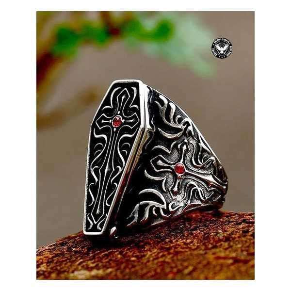 انگشتر بیهمتای تابوت و صلیب