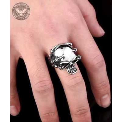 جمجمه R33  SKULL RING جواهرات 3,700,000.00 3,700,000.00 3,700,000.00 3,700,000.00