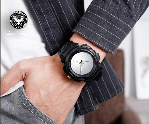 ساعت شیک فروشگاه خاص