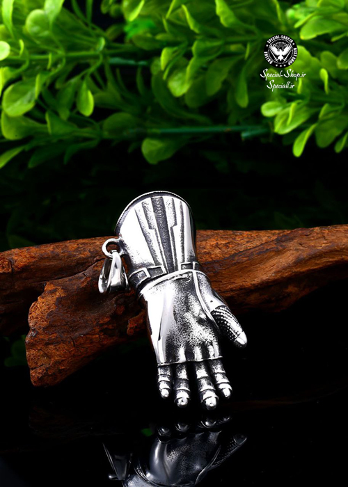 گردنبند مشت و دست